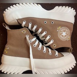 Converse Chuck Taylor All Star Lugged Platform 2.0 Autumn Embroidery